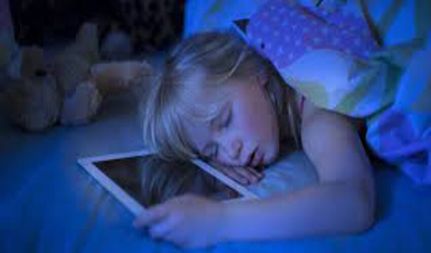 How Screen Time is related to Children’s Sleep