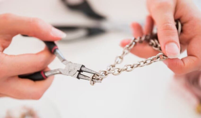 Untangle Chainsaw Chain